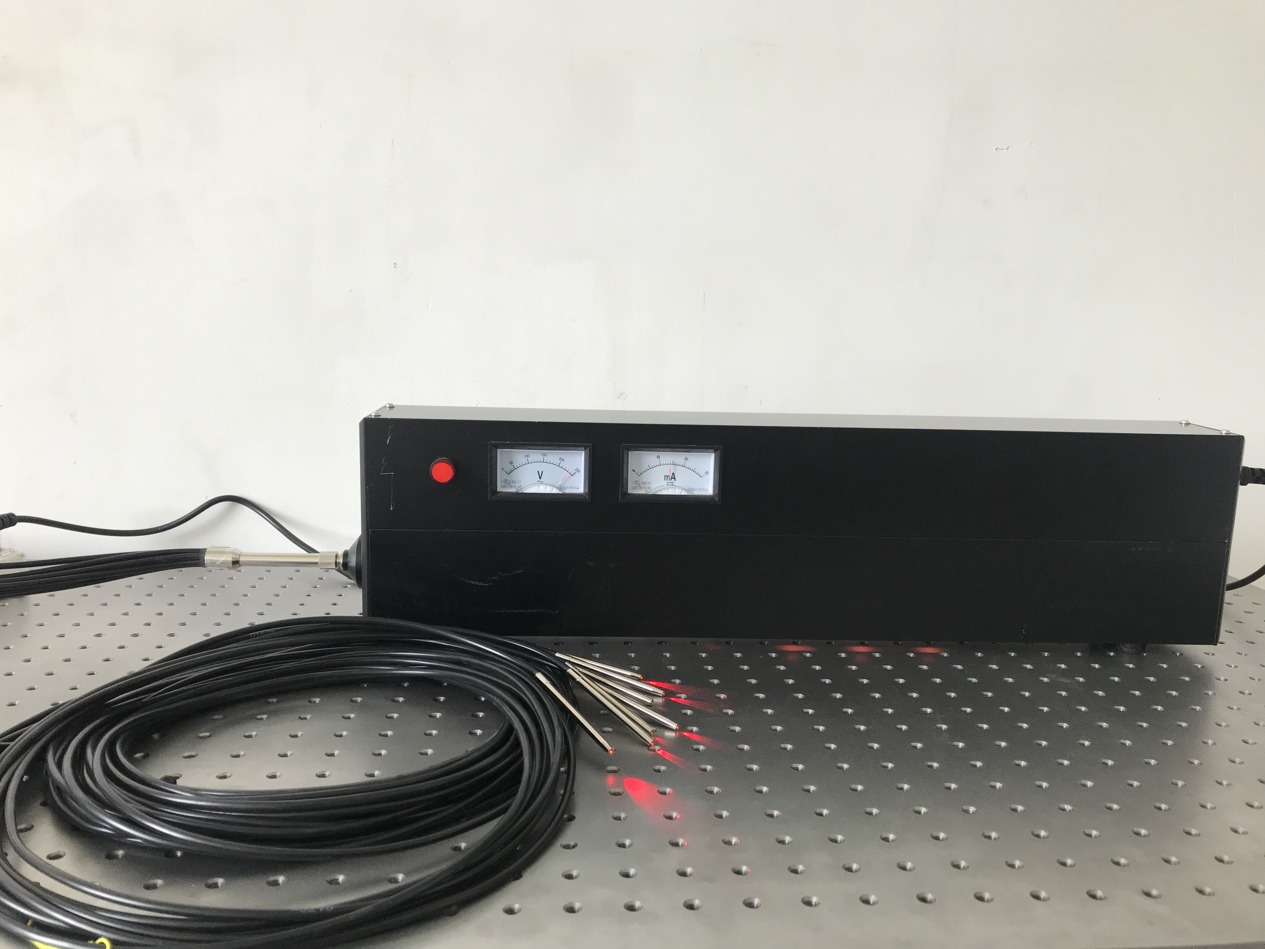 HNL-5570   多束光纖激光源