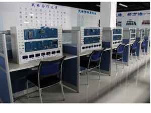 創新型光電特性及控制實踐系統