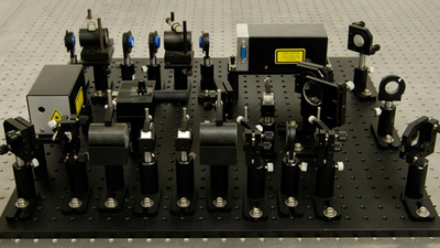 原子飽和吸收穩頻實驗